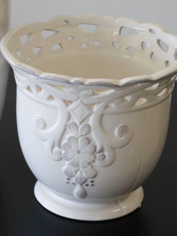 16 Piece Porcelain Ceramics